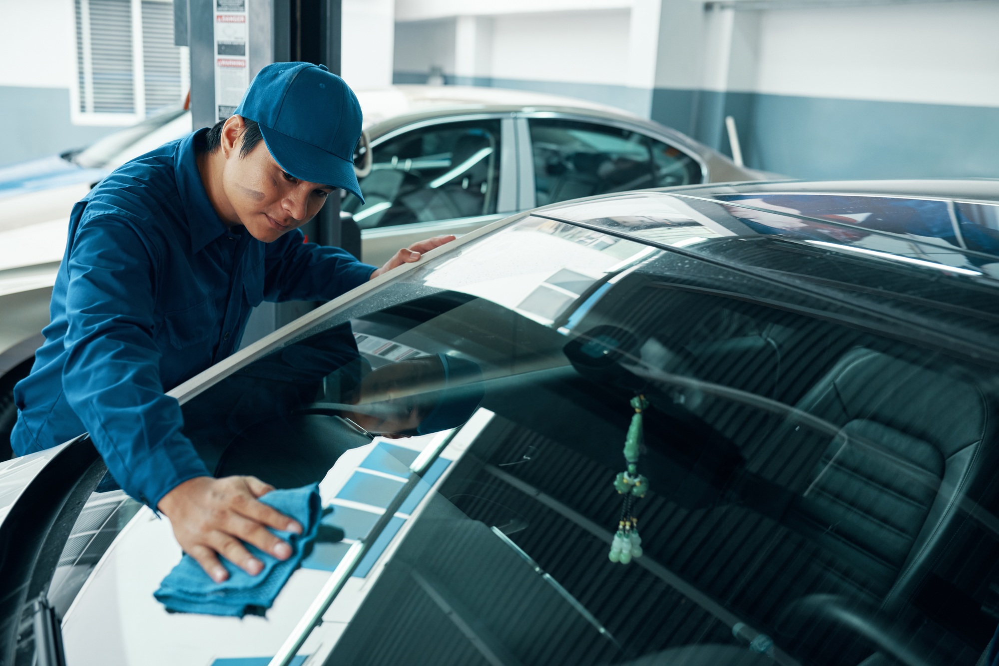 Wiping windshield